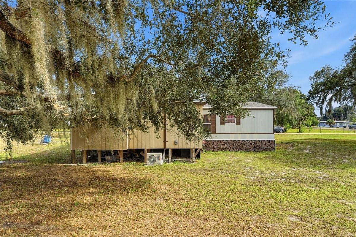 1020 98 W Property Photo 9