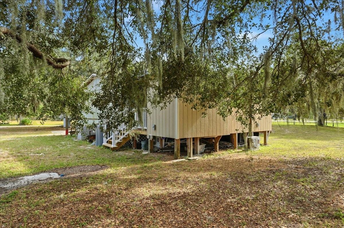 1020 98 W Property Photo 10