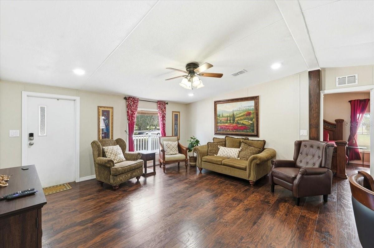 1020 98 W Property Photo 16