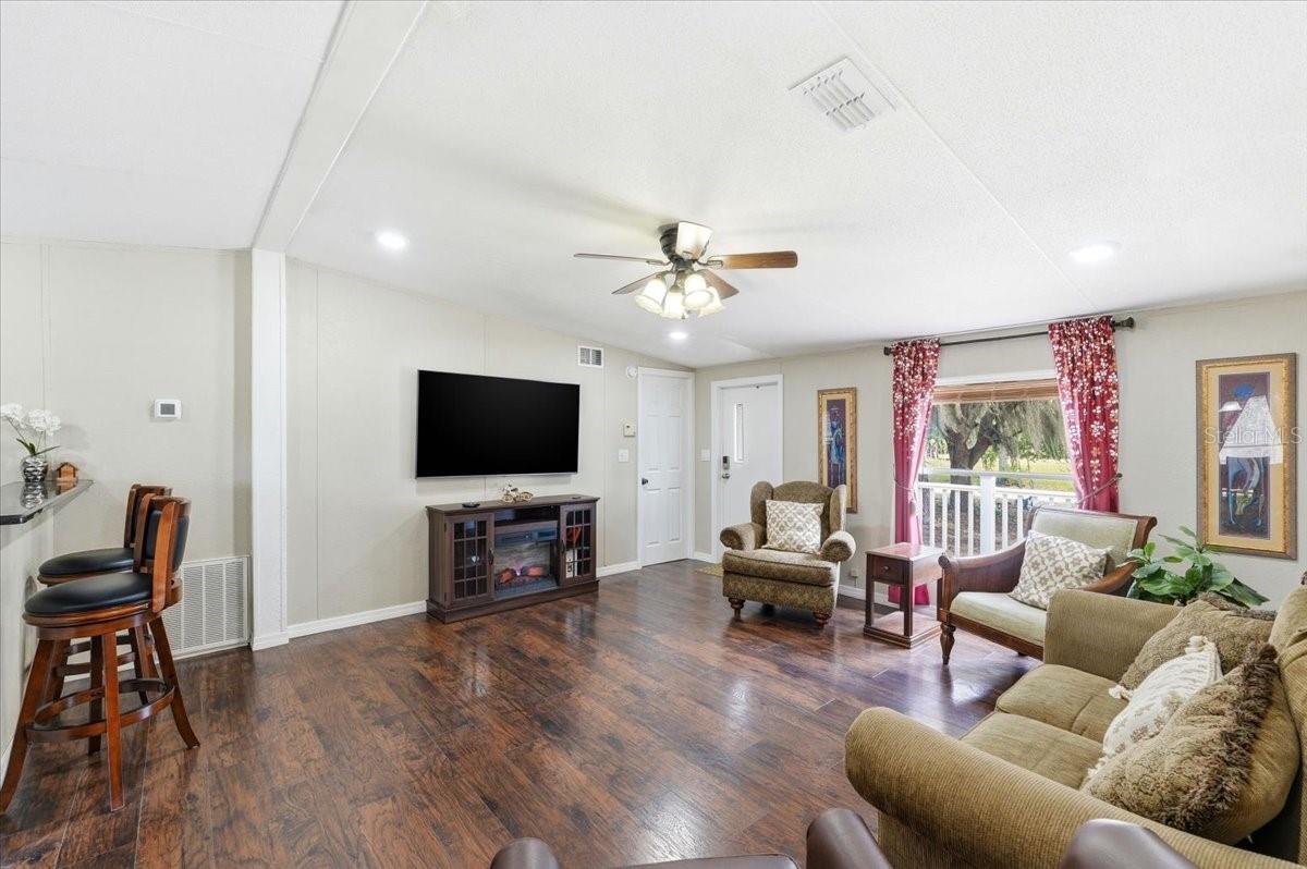 1020 98 W Property Photo 18