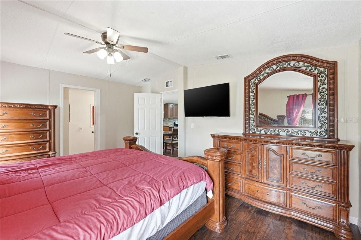 1020 98 W Property Photo 24