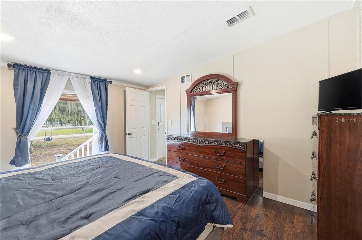 1020 98 W Property Photo 29