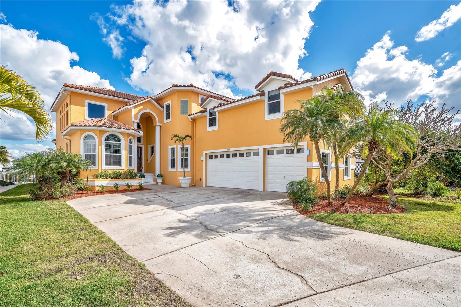 934 Symphony Isles Blvd Property Photo 1