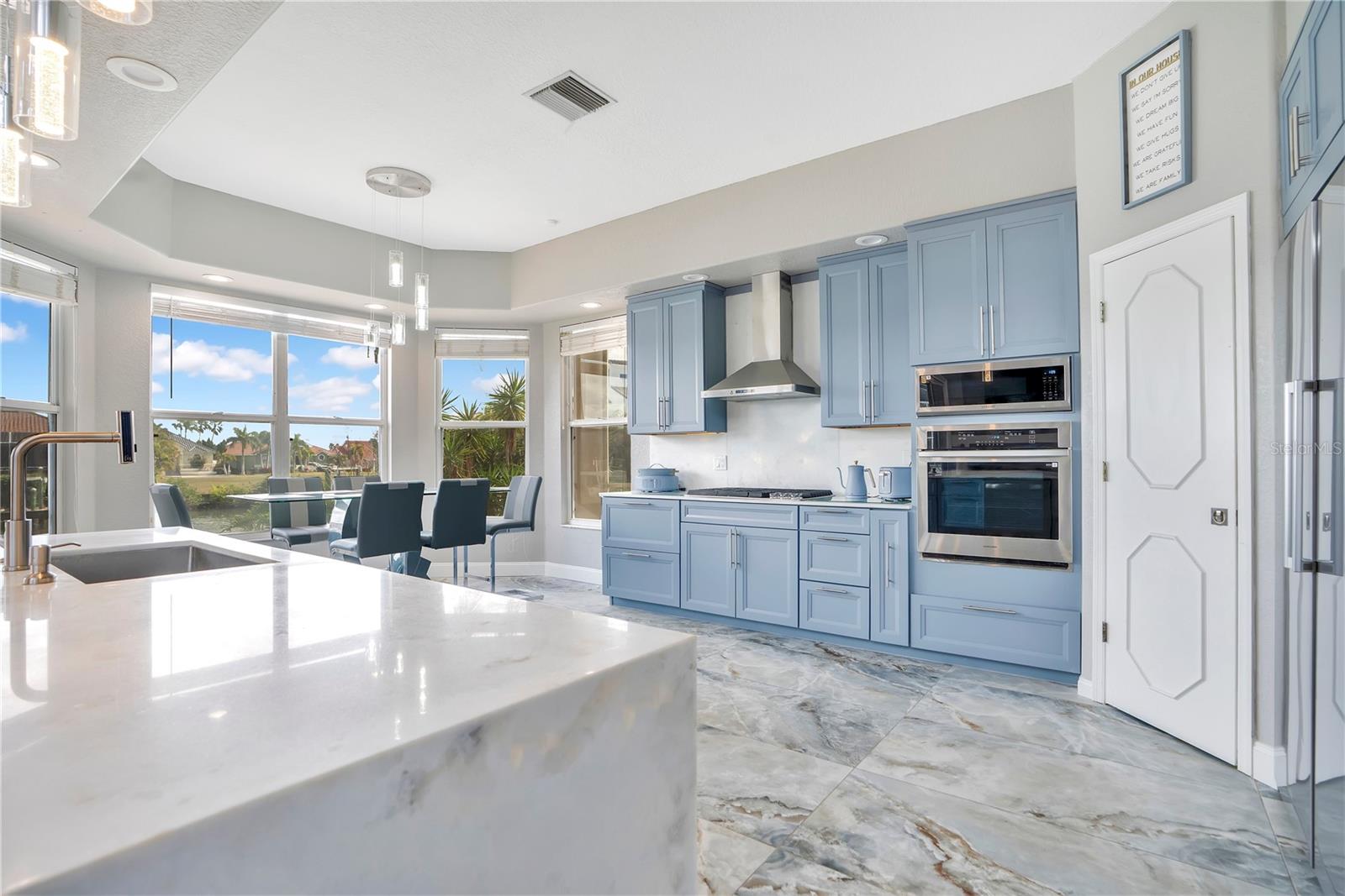 934 Symphony Isles Blvd Property Photo 10