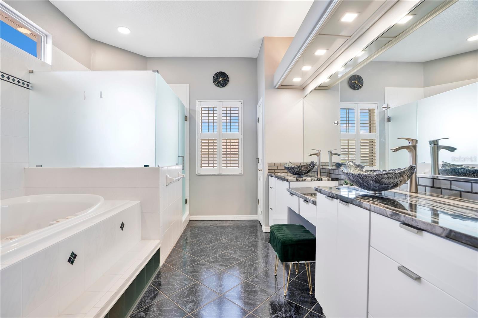 934 Symphony Isles Blvd Property Photo 19