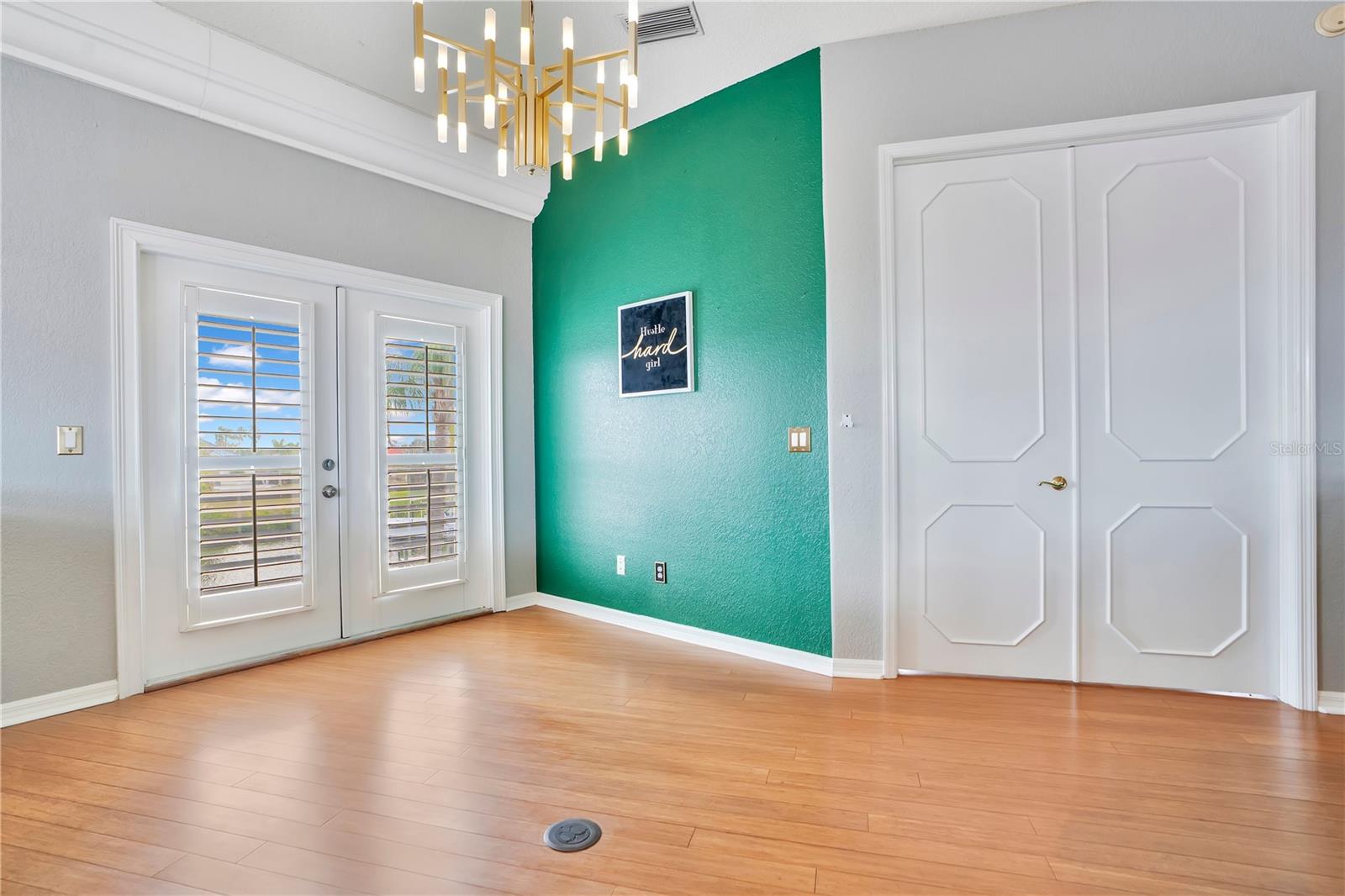 934 Symphony Isles Blvd Property Photo 24