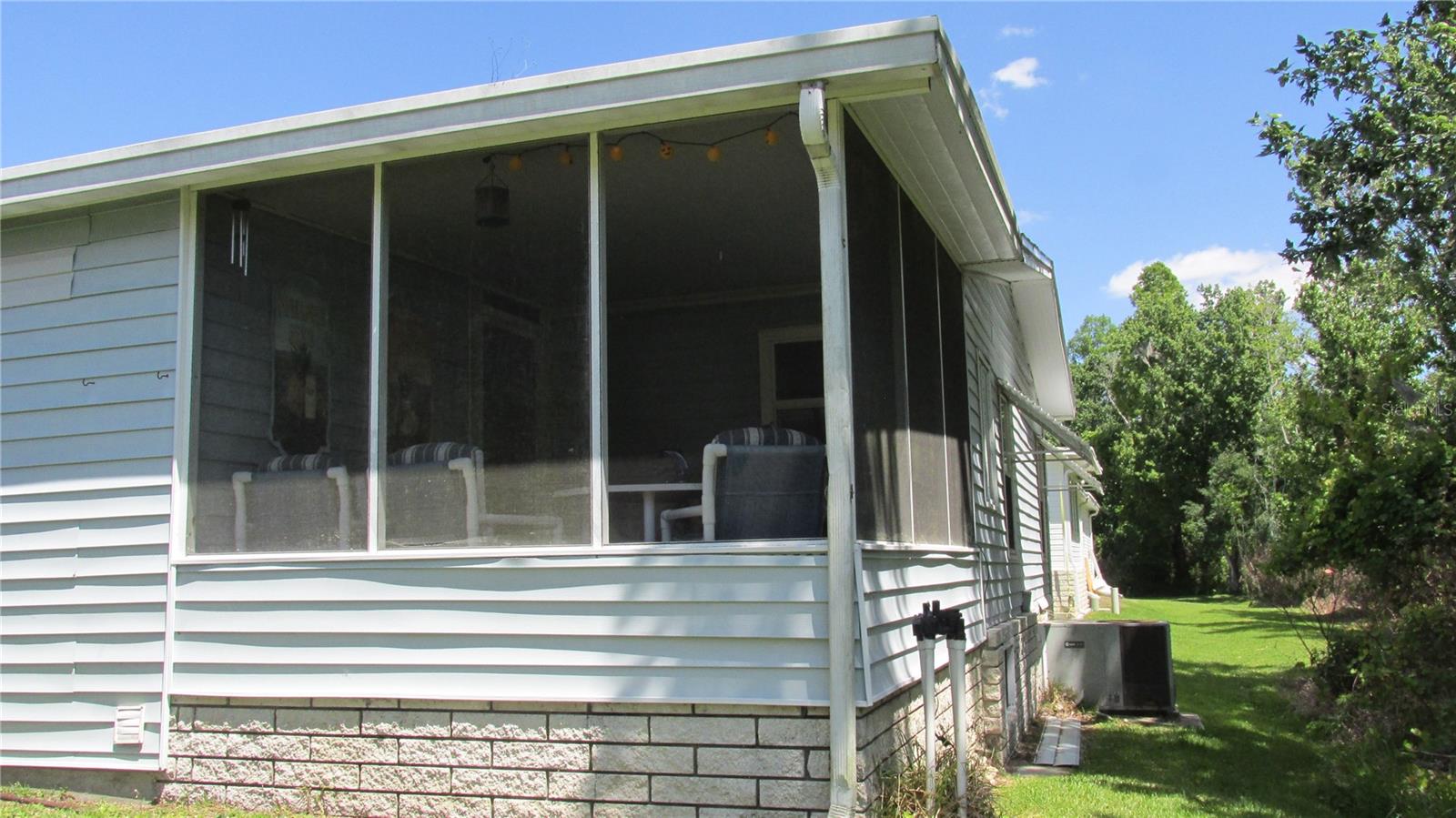157 Victoria Dr Property Photo 4