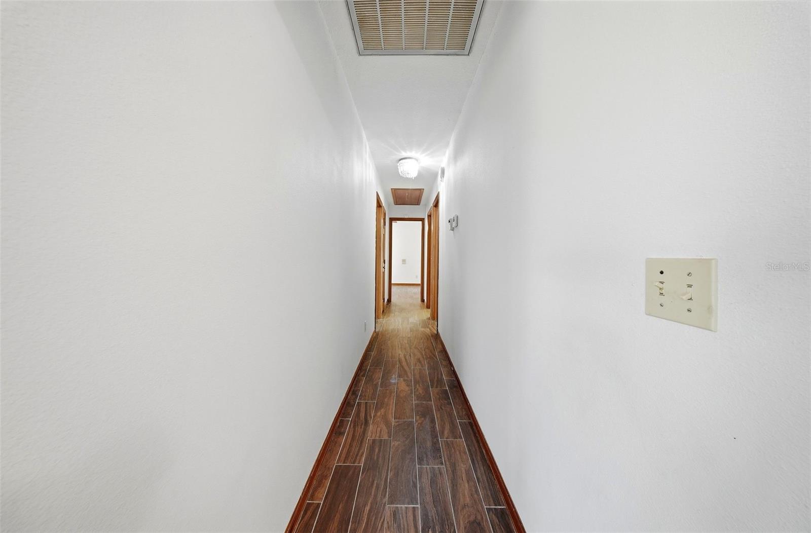 410 S Ramona Ave Property Photo 15