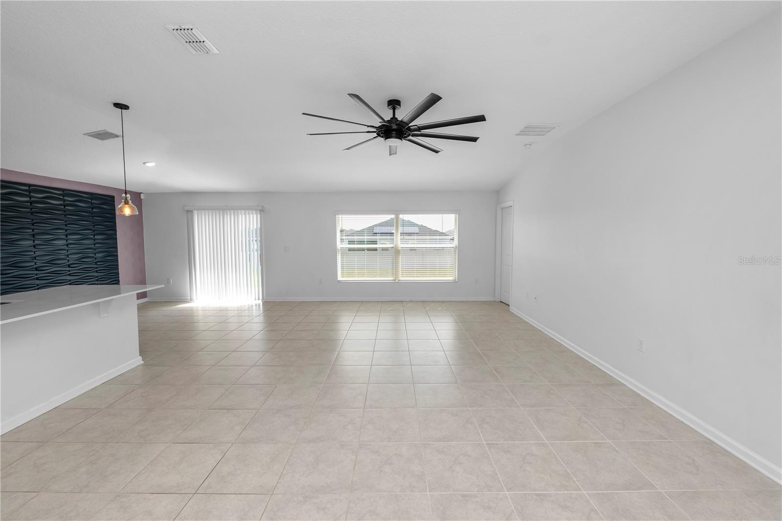 1431 Lassen St Property Photo 4