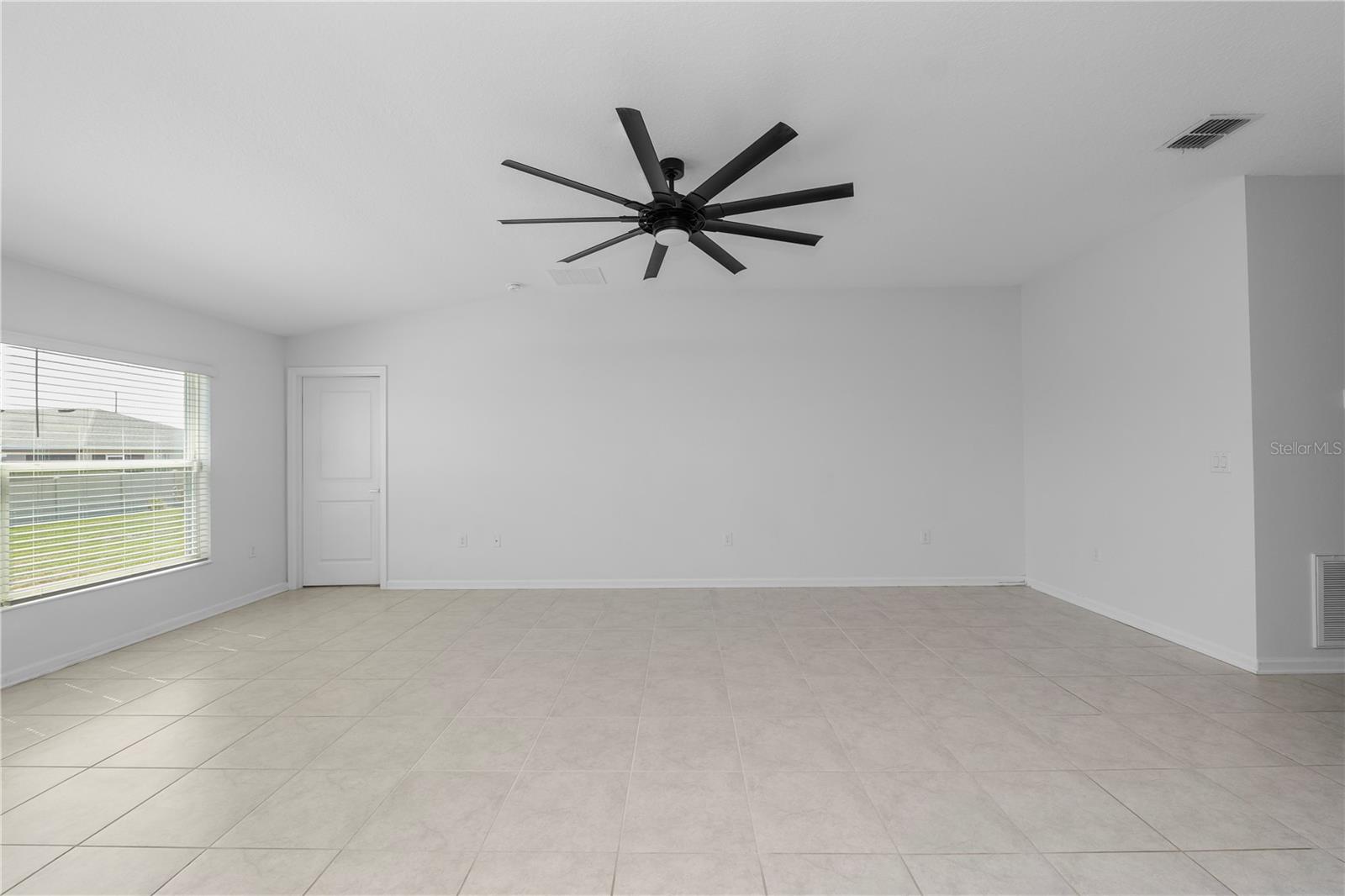 1431 Lassen St Property Photo 5
