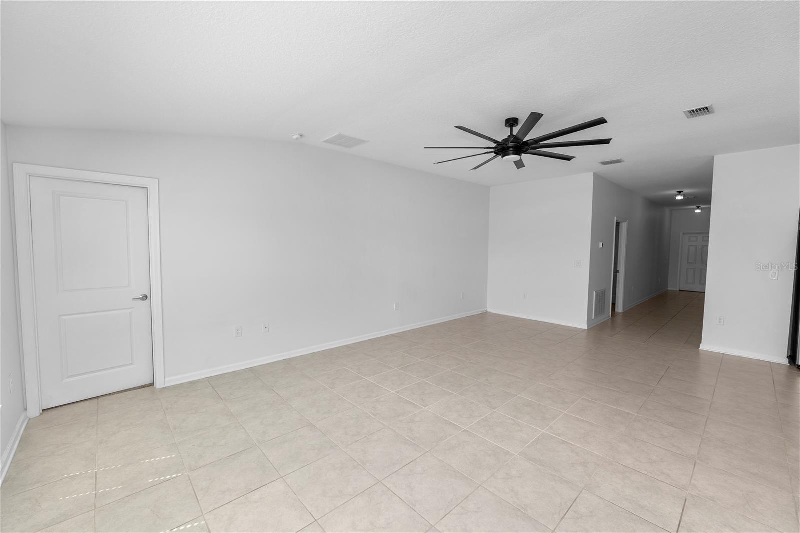 1431 Lassen St Property Photo 6