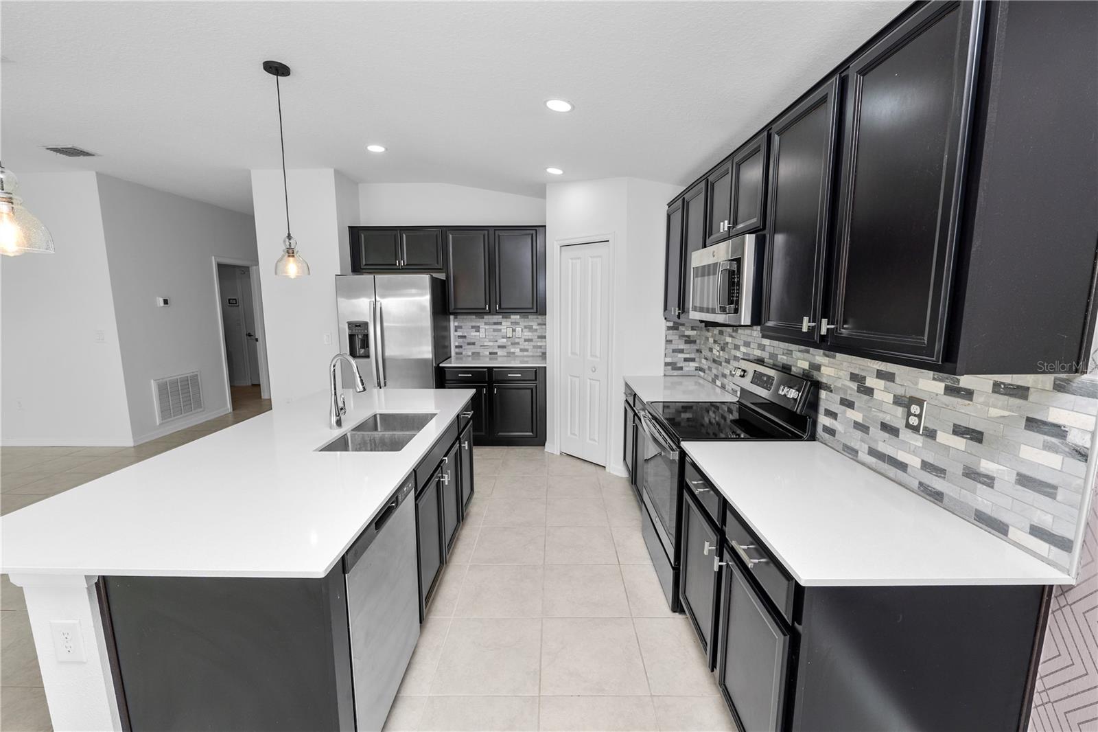1431 Lassen St Property Photo 12