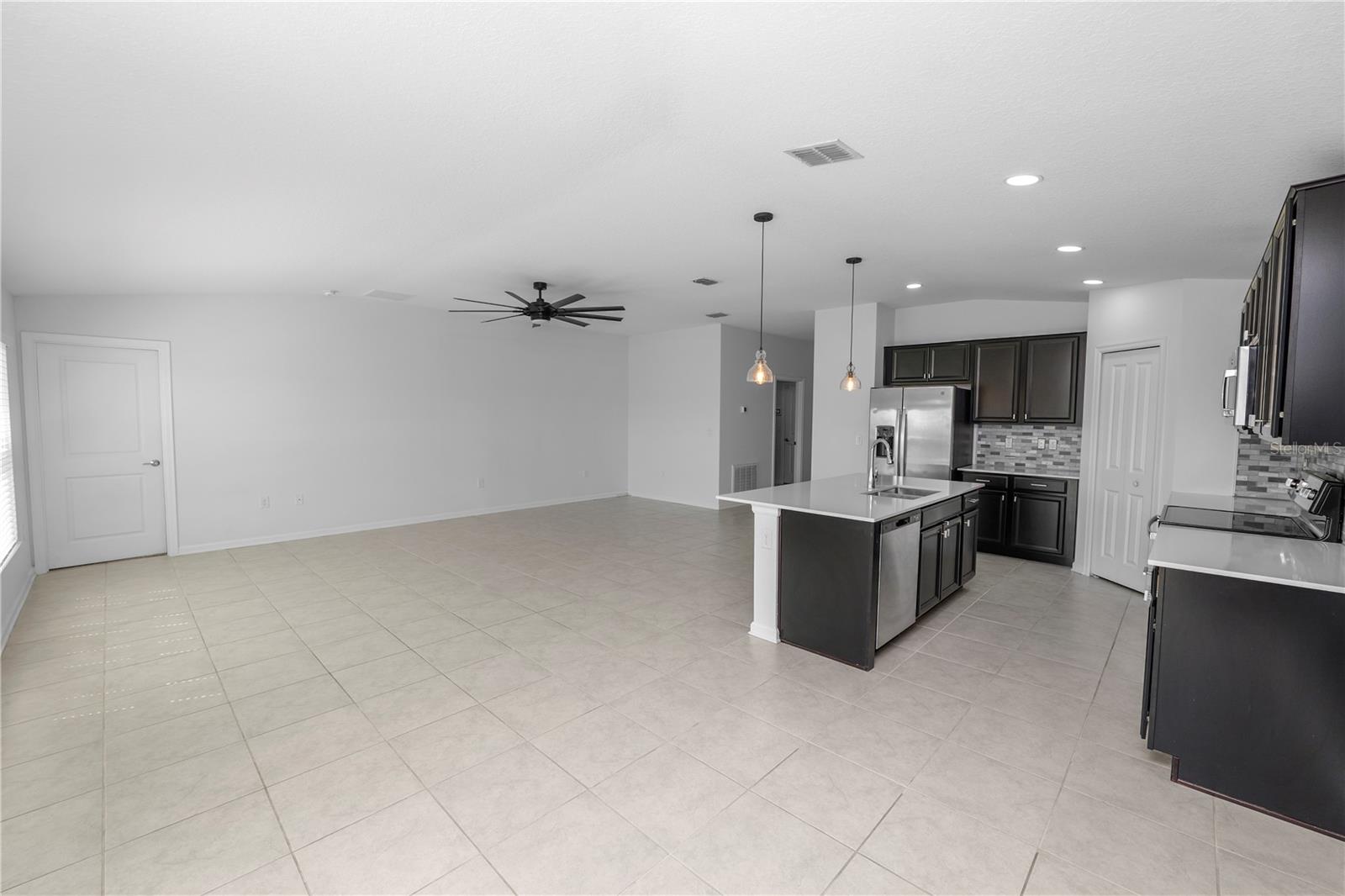 1431 Lassen St Property Photo 14
