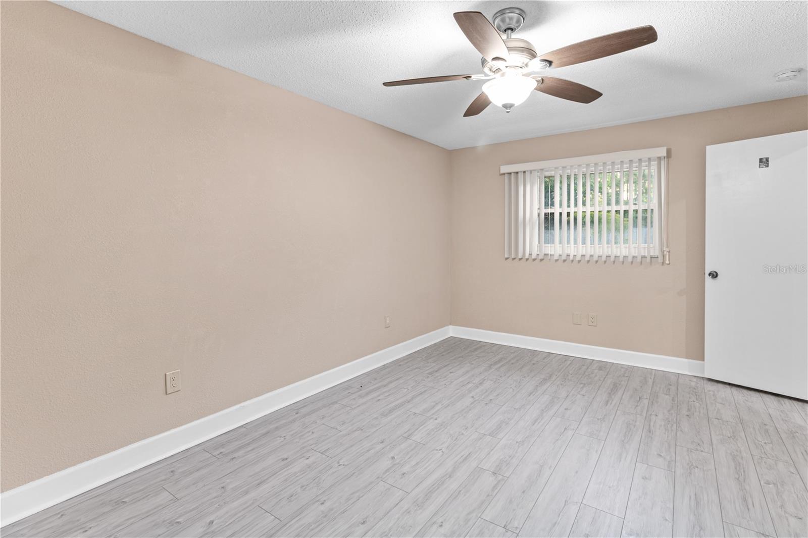 1929 Valencia Way Property Photo 10