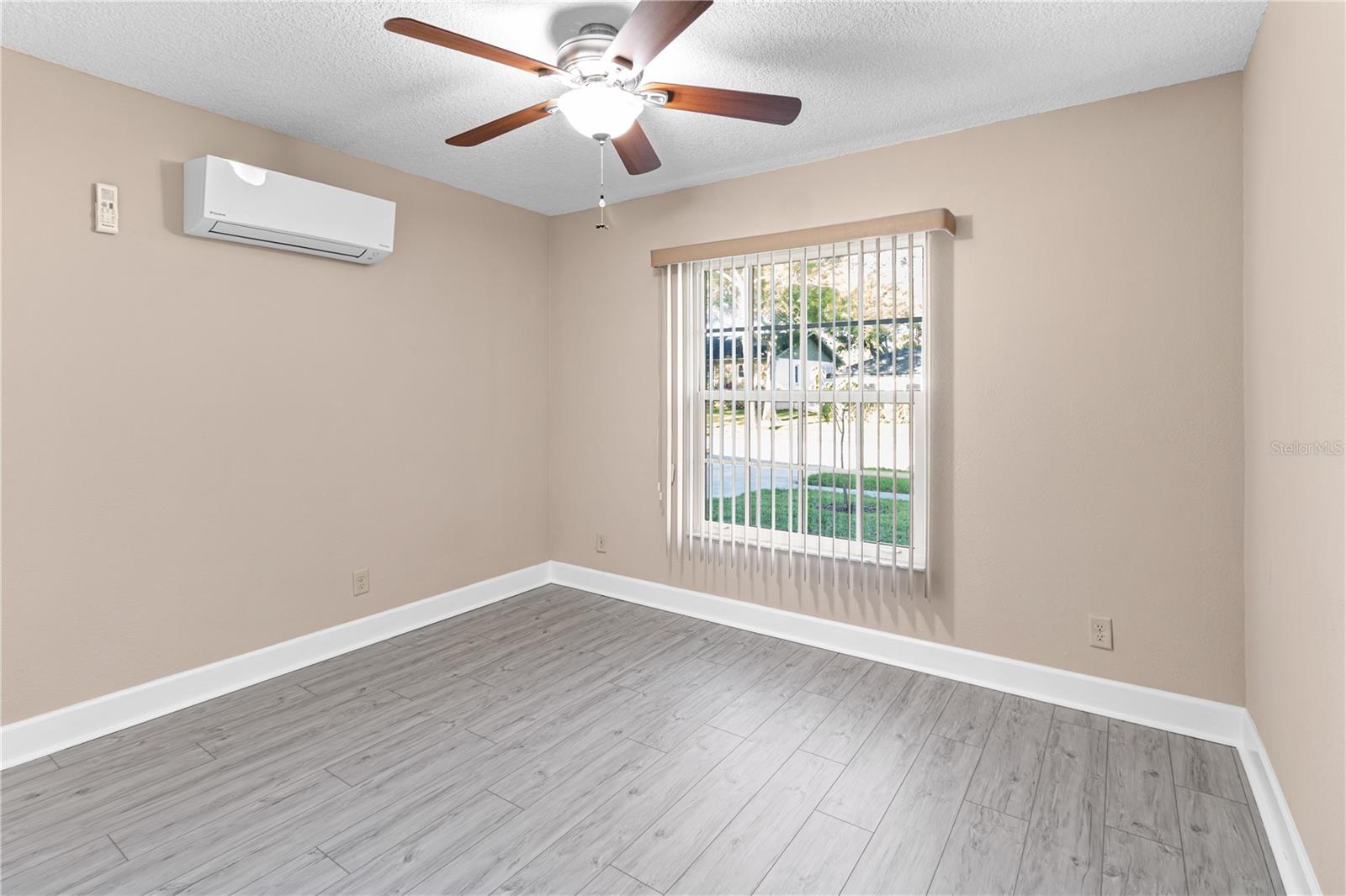 1929 Valencia Way Property Photo 13