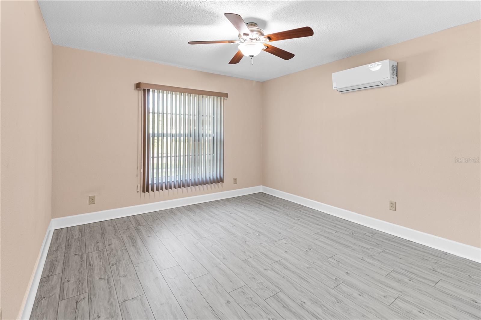 1929 Valencia Way Property Photo 16