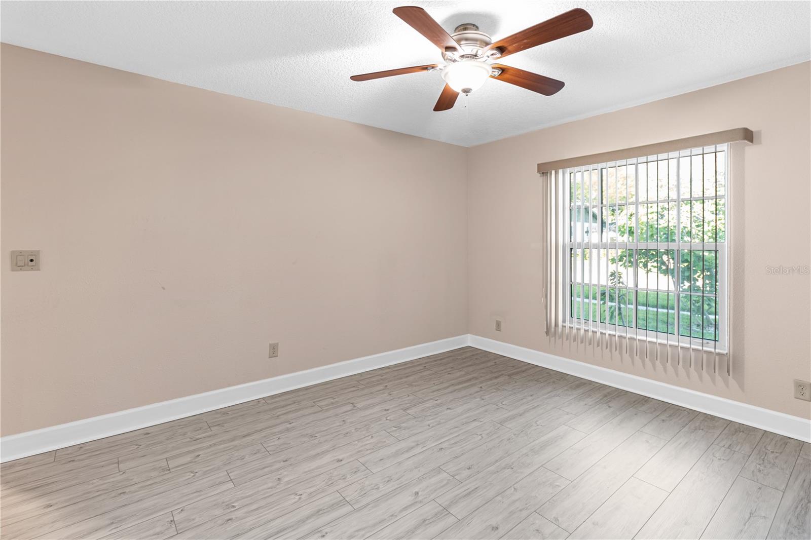 1929 Valencia Way Property Photo 17