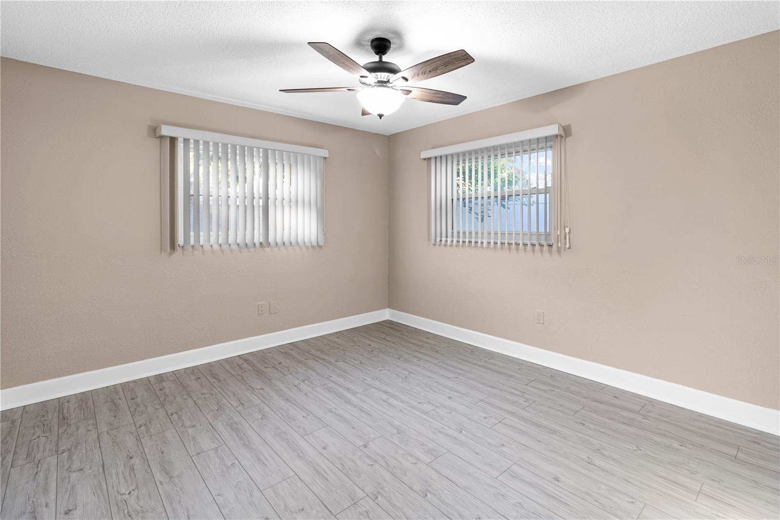 1929 Valencia Way Property Photo 25