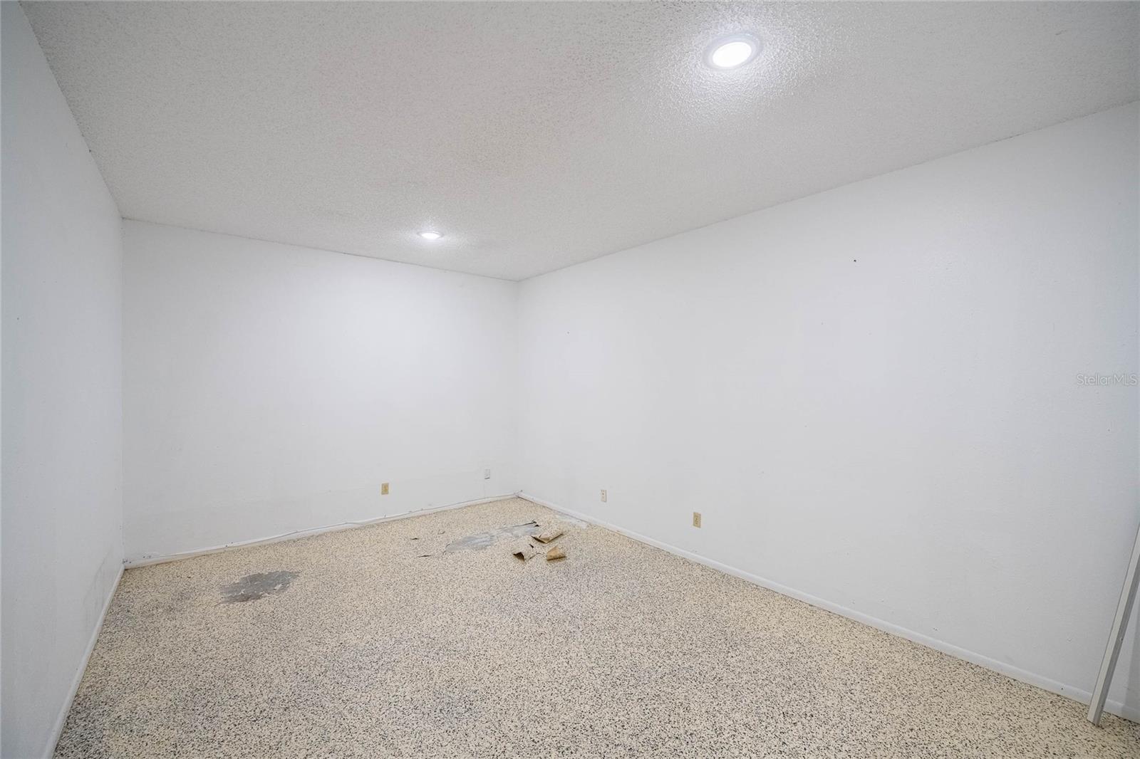 211 E Central Ave Property Photo 15