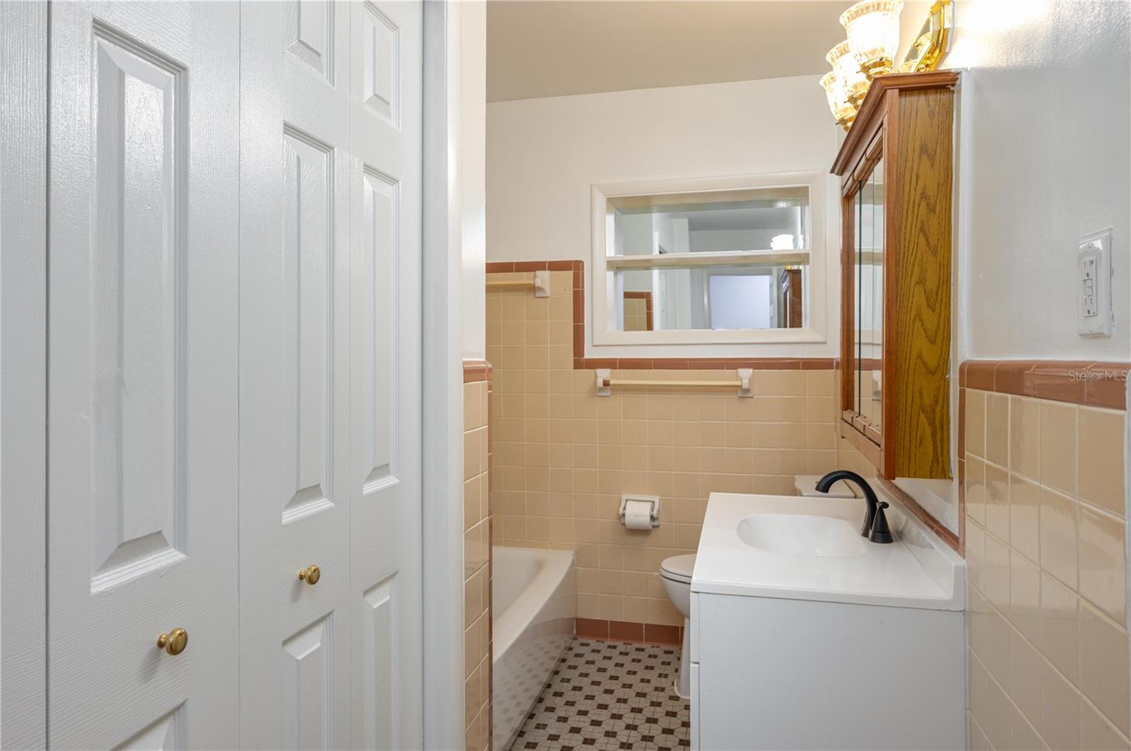 2230 W Helen Cir Property Photo 27