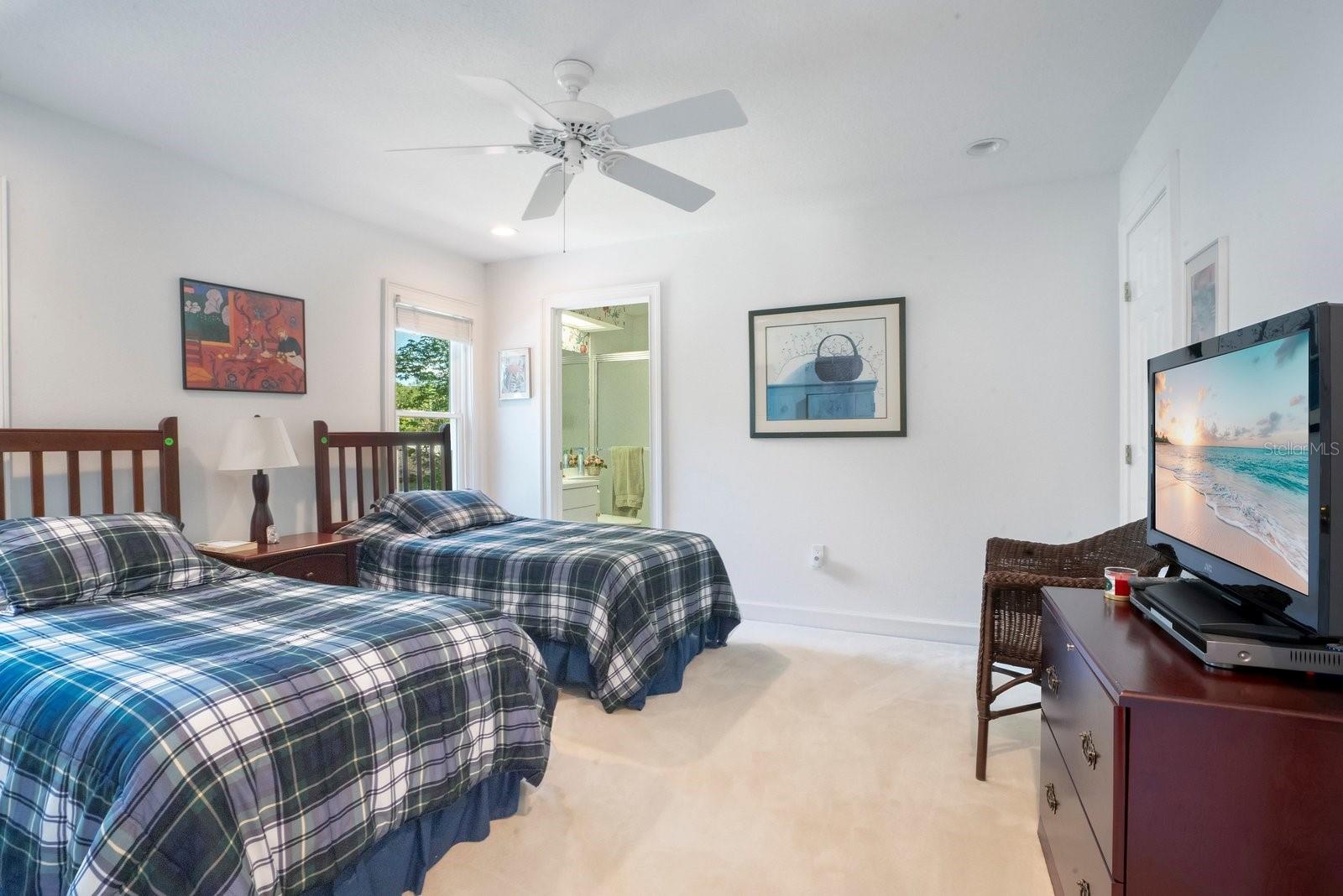 1451 Hollingsworth Oaks Dr Property Photo 49
