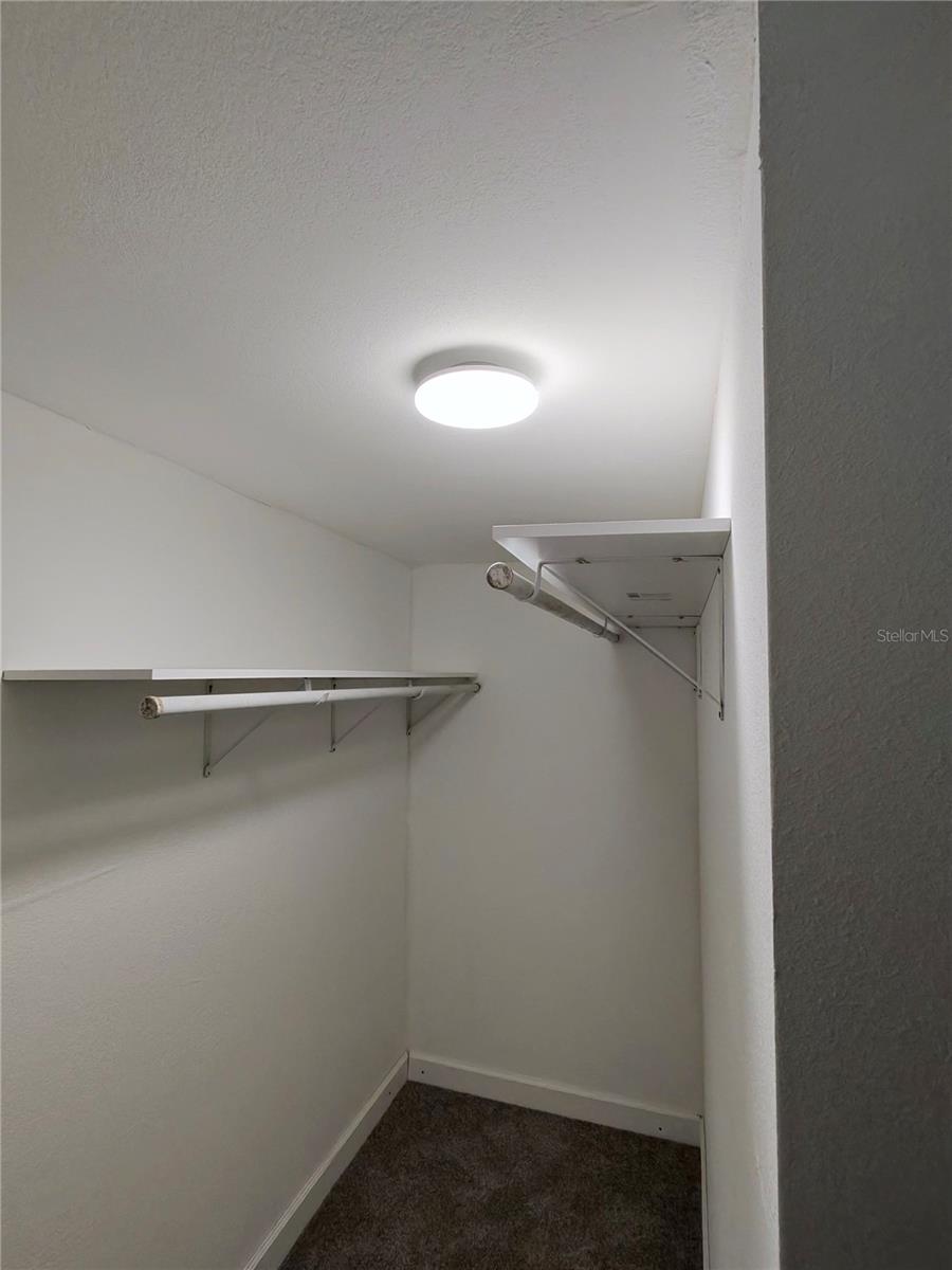 411 W 7th St Property Photo 5