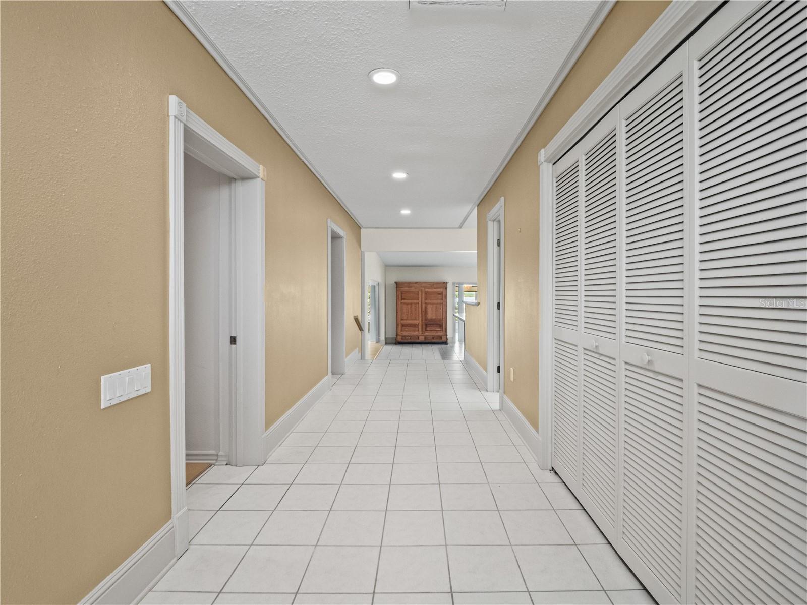 775 S Ilakee Ave Property Photo 6