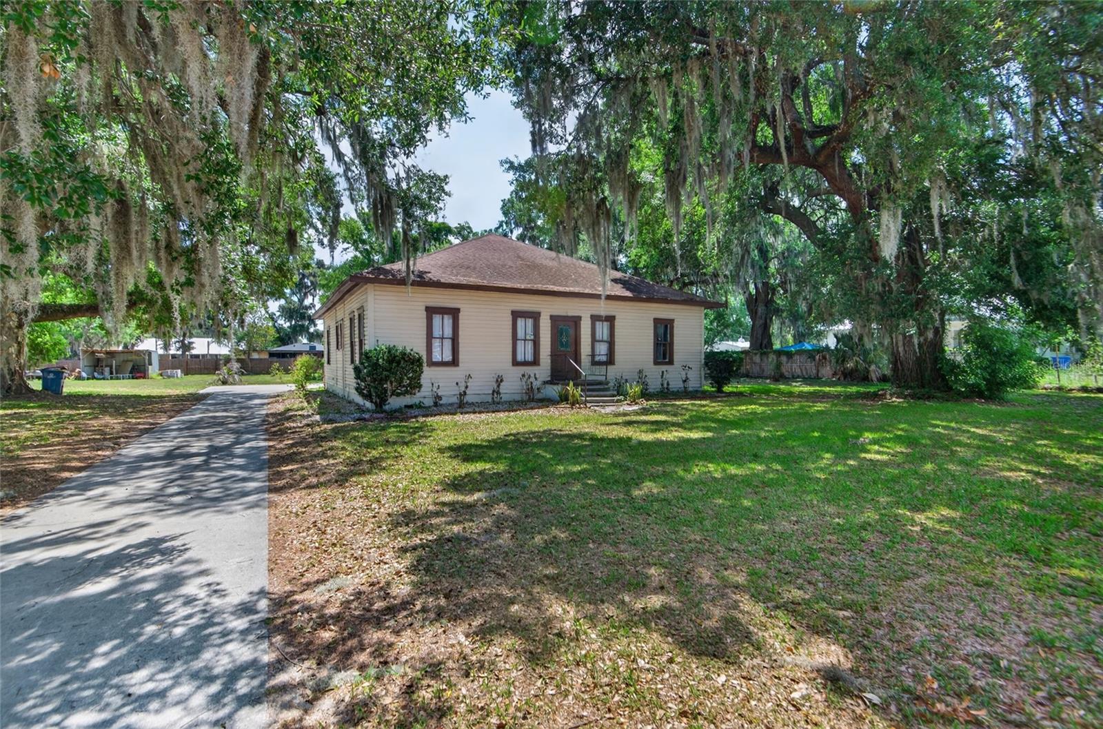 200 N Orange Ave Property Photo 1