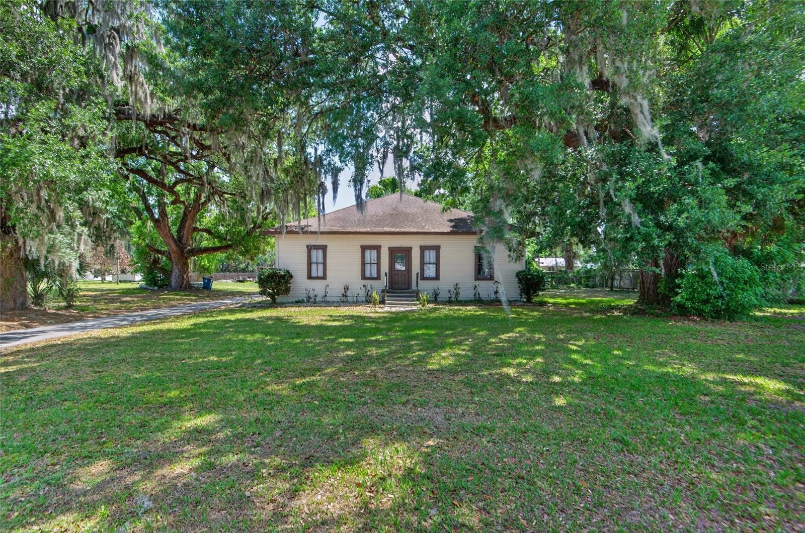 200 N Orange Ave Property Photo 2