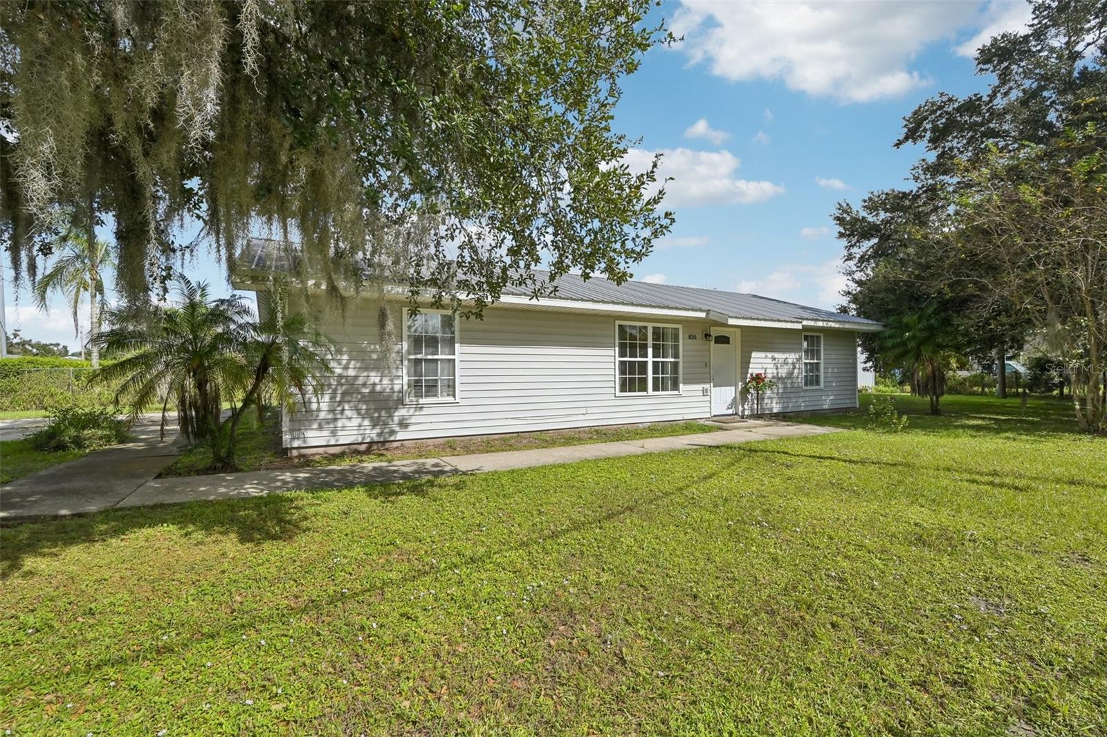 830 Alabama St Property Photo 2