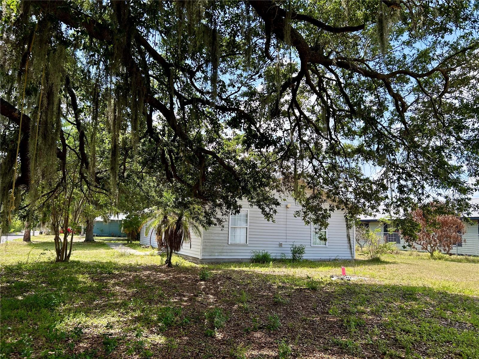 830 Alabama St Property Photo 4