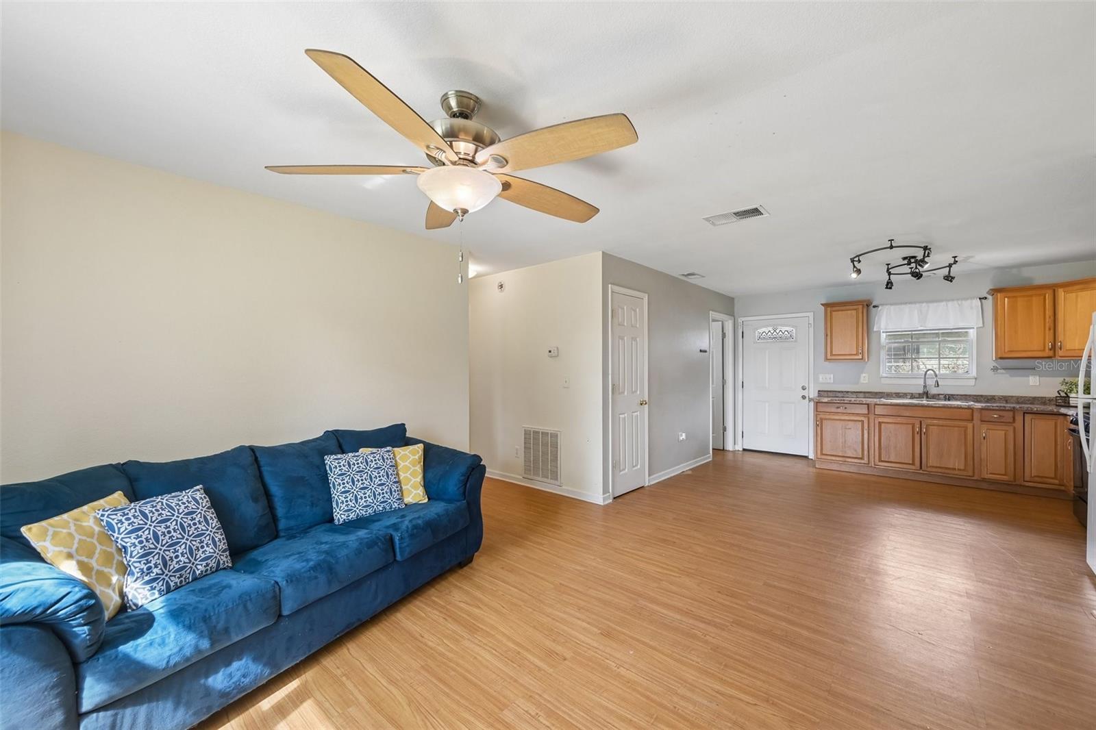 830 Alabama St Property Photo 6