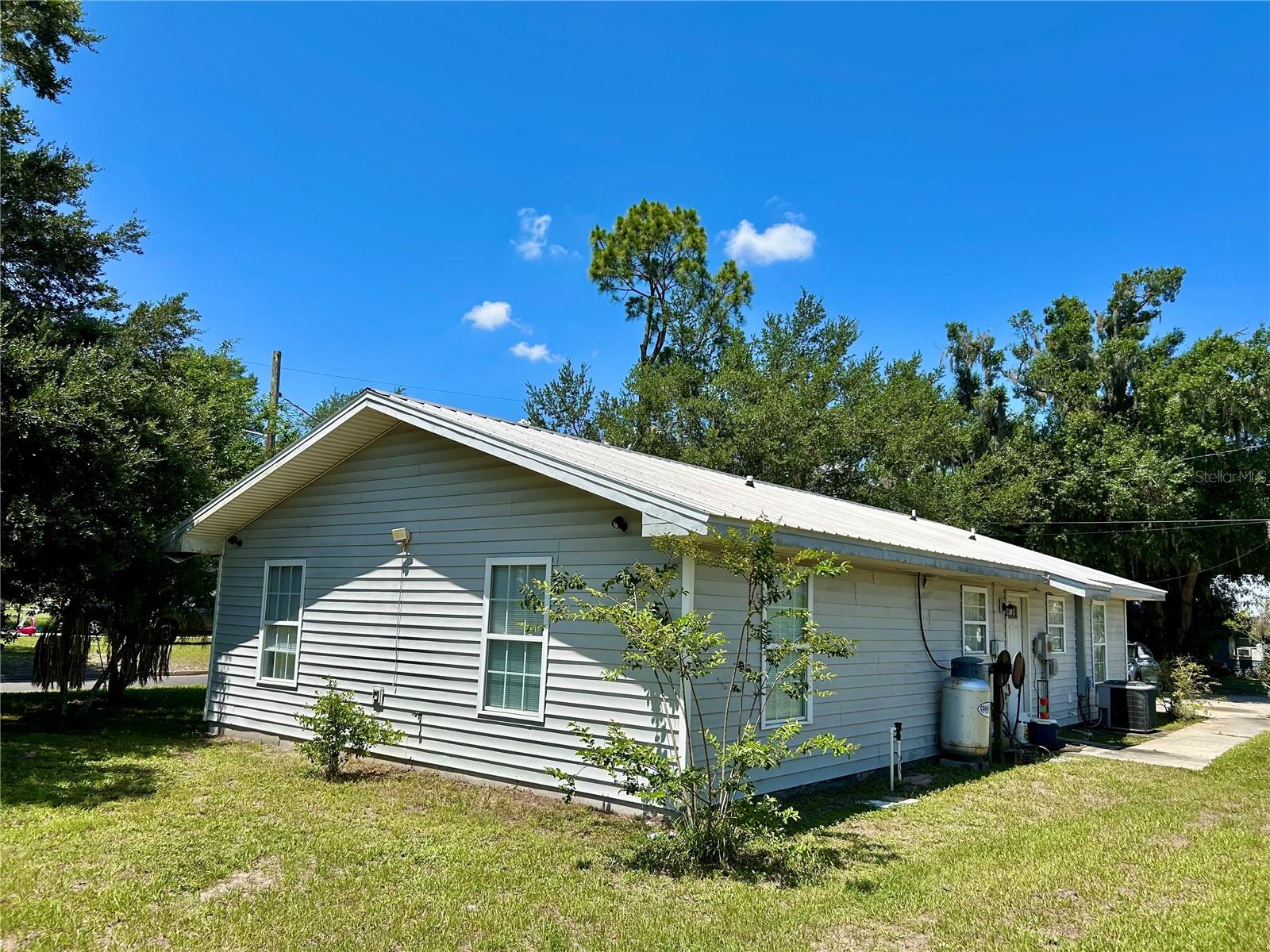 830 Alabama St Property Photo 29