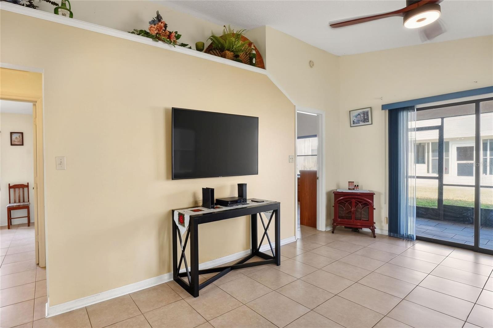 6264 Peacock Run Property Photo 4