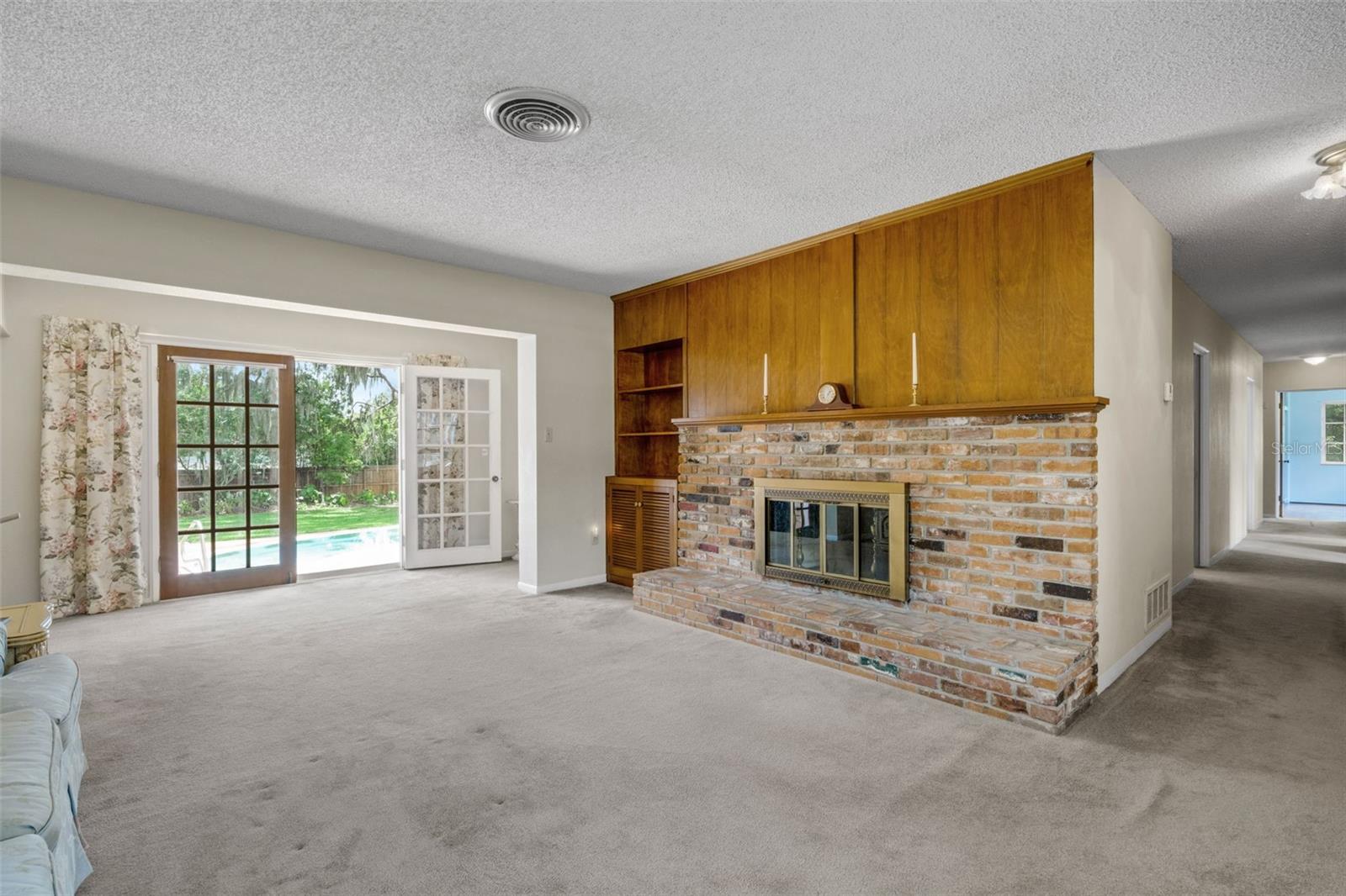 4200 Cleveland Heights Blvd Property Photo 4