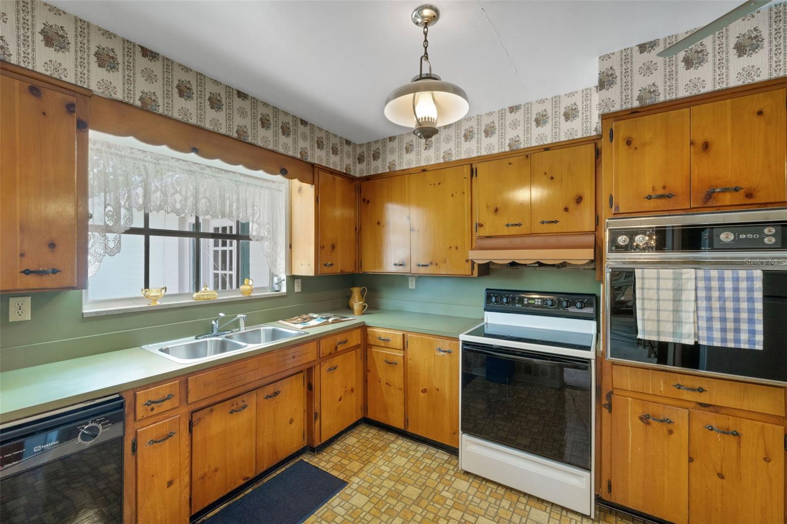 4200 Cleveland Heights Blvd Property Photo 8
