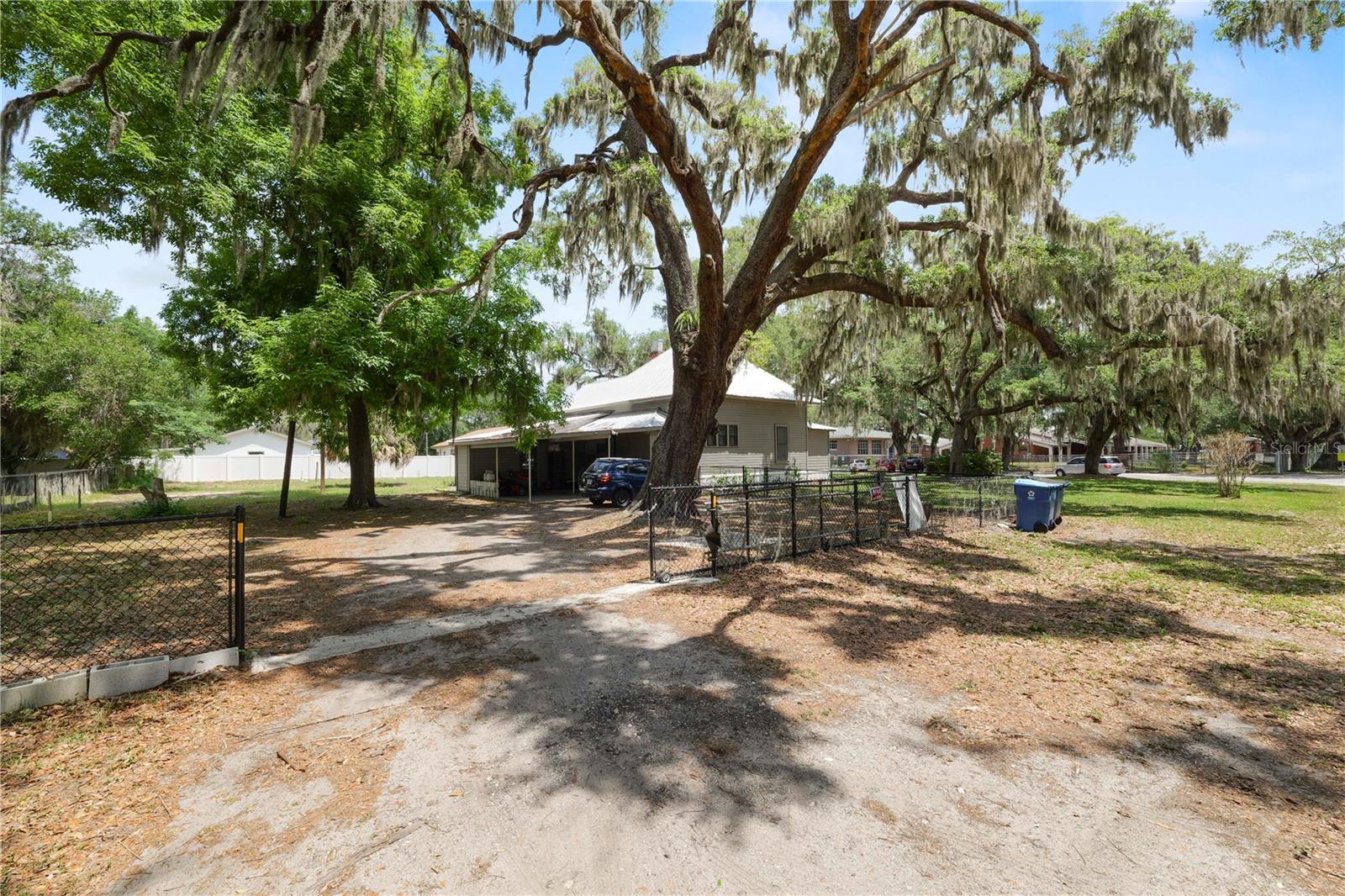 128 S Oak Ave Property Photo 14