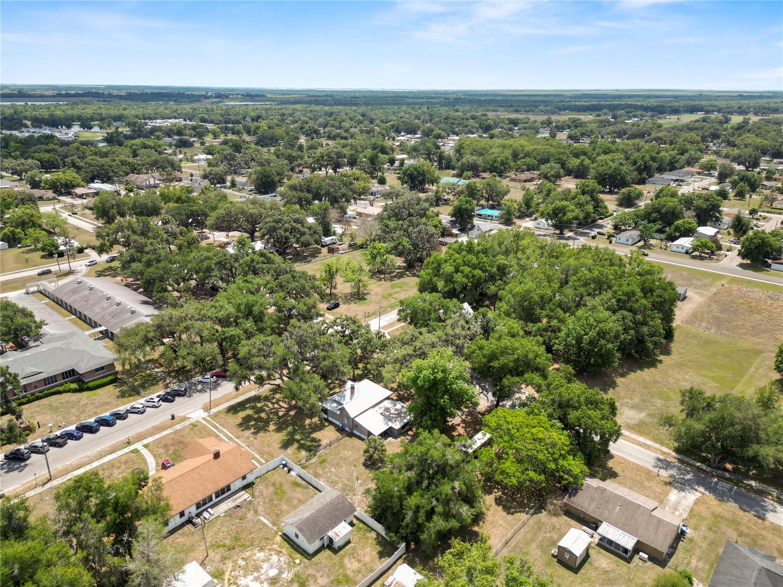 128 S Oak Ave Property Photo 18