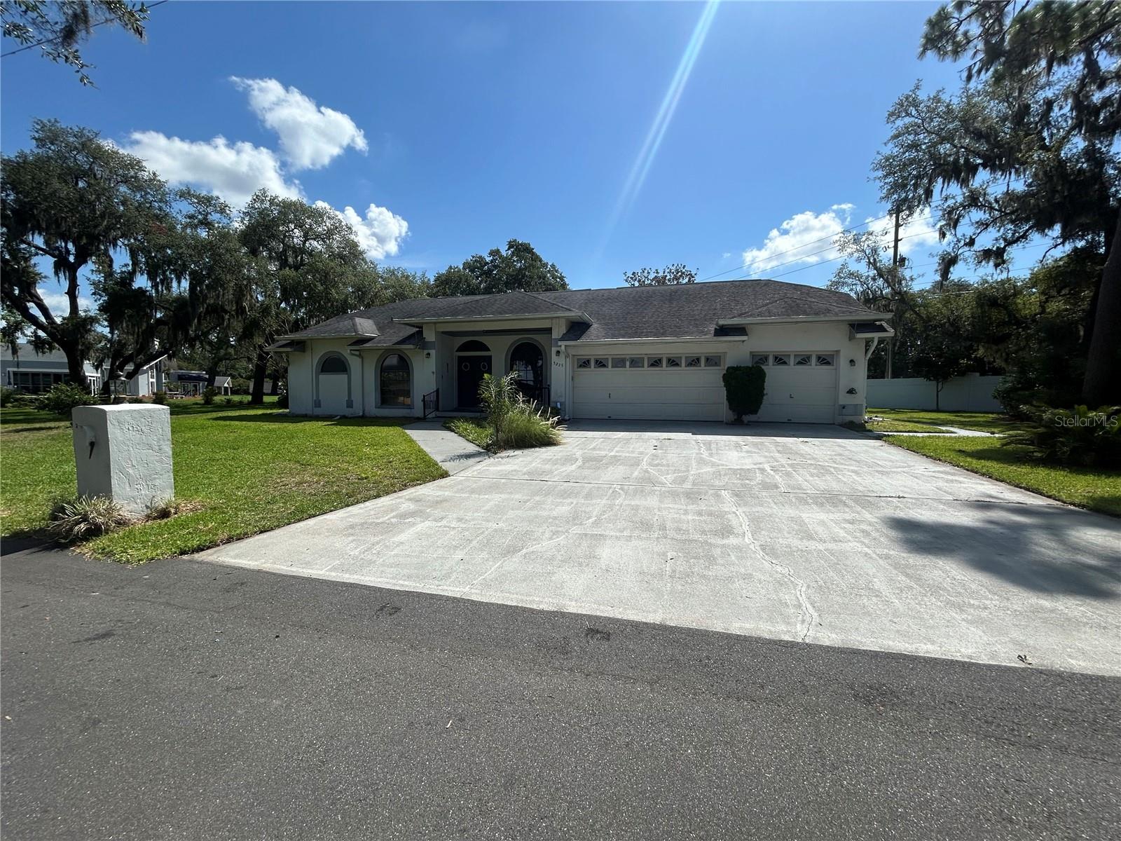 5235 Post Ln Property Photo 2