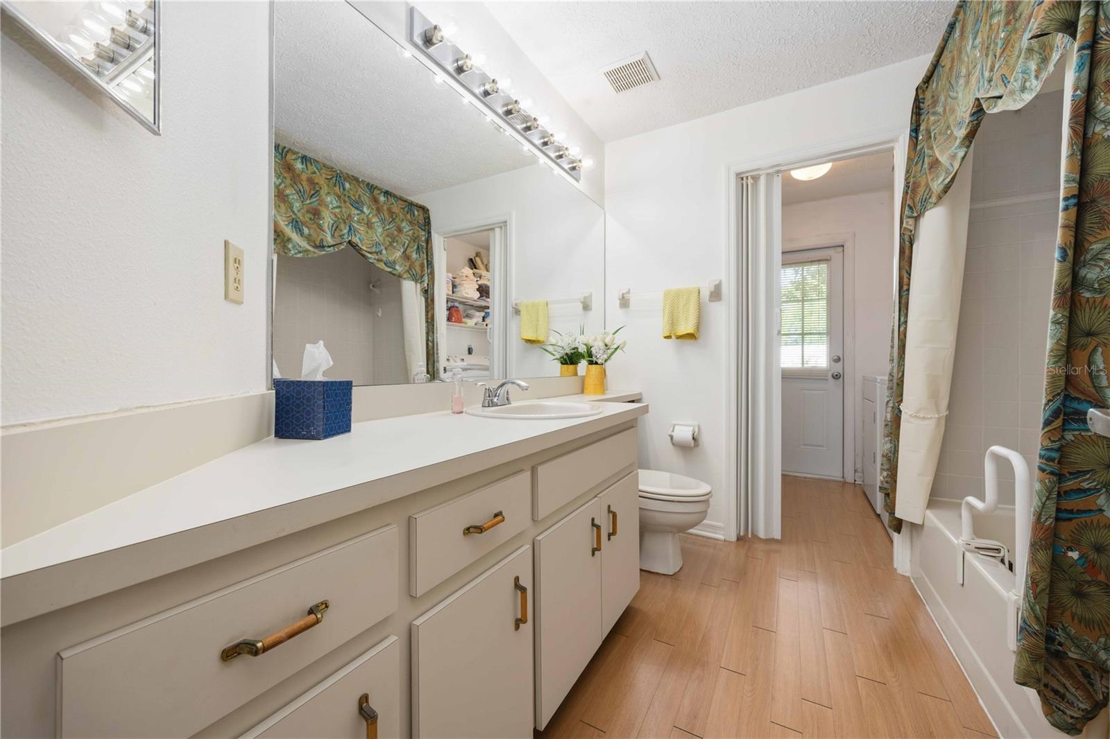 5235 Post Ln Property Photo 14