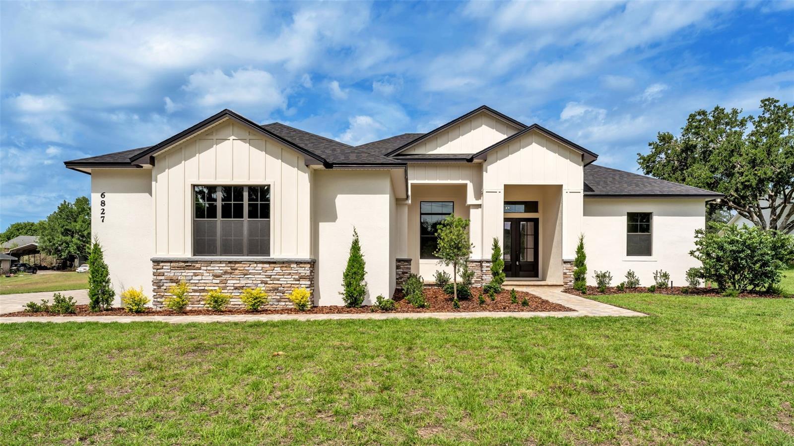 6827 Lakeland Highlands Rd Property Photo 1