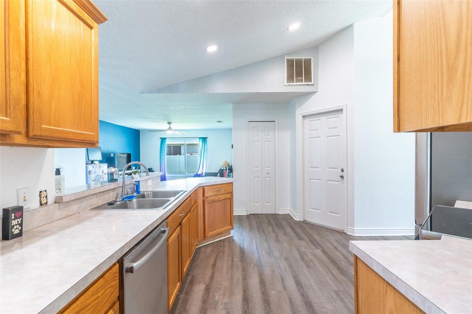 2600 Shortleaf Property Photo 7