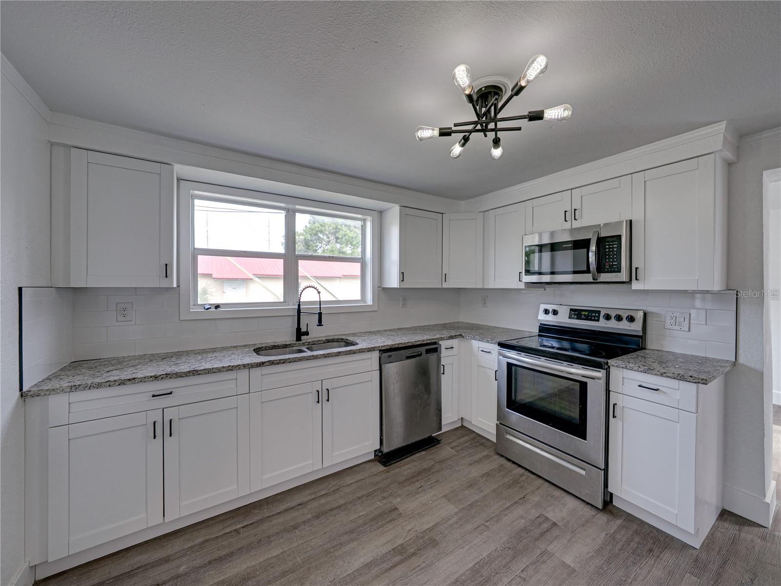 602 E Laura St Property Photo 7