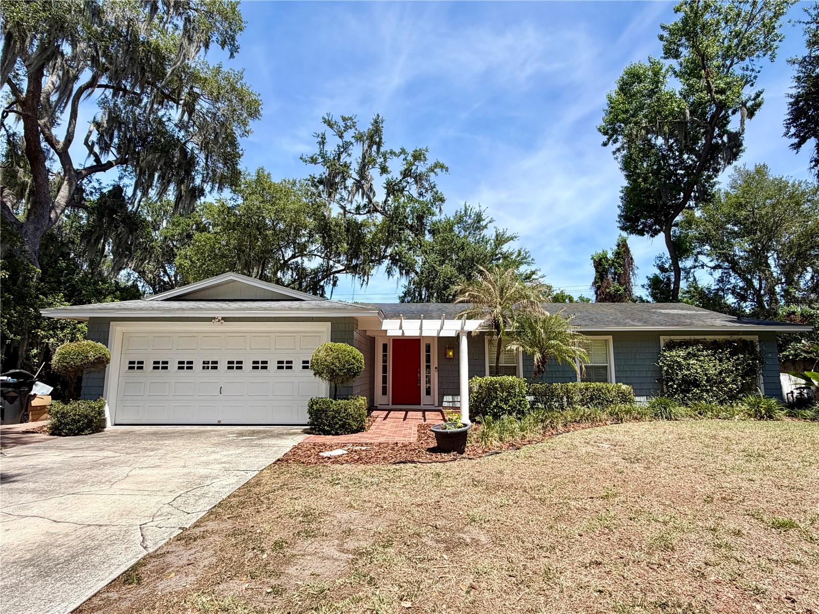 6322 OAK SQ E Property Photo 1