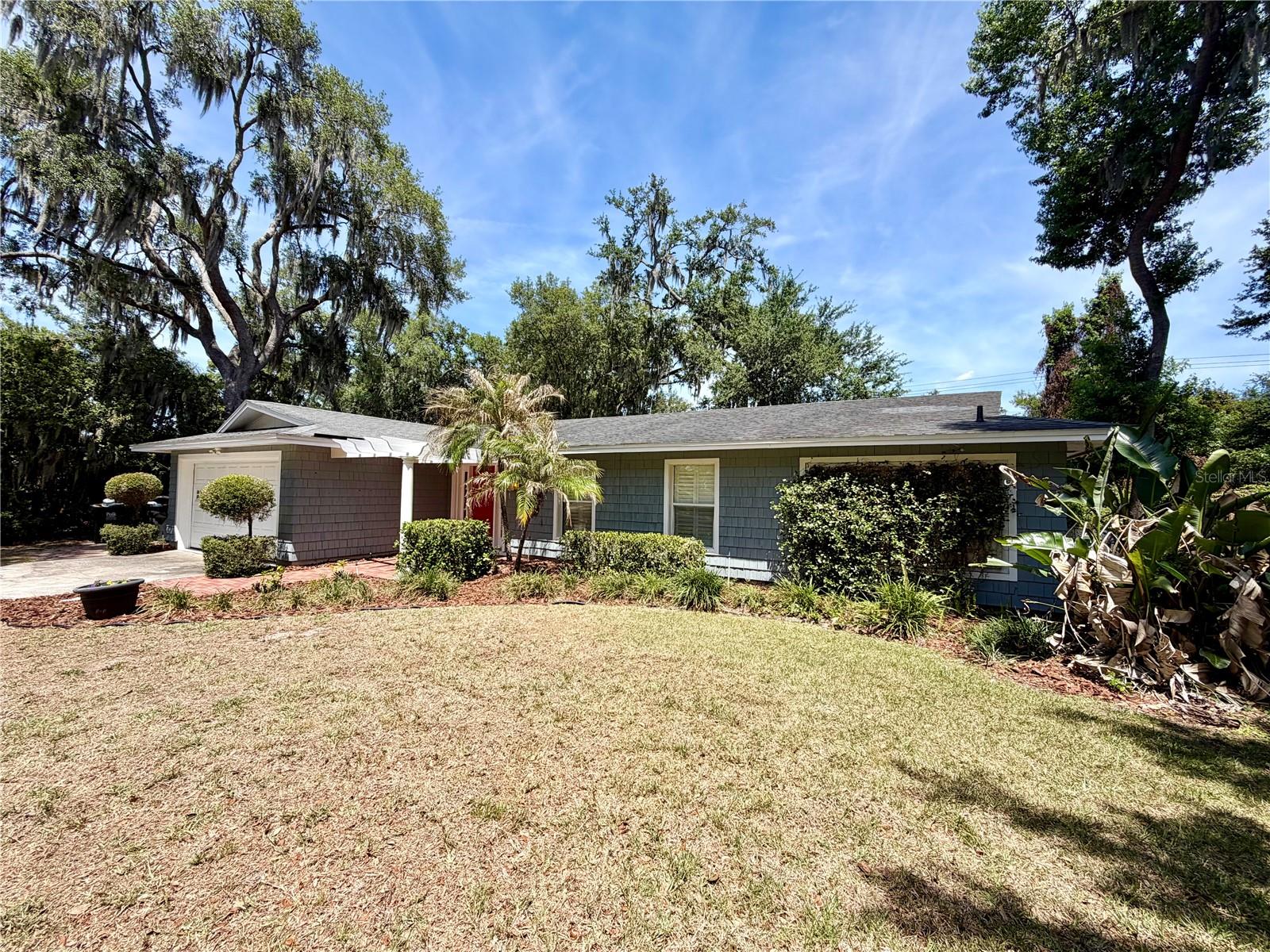6322 Oak Sq E Property Photo 4