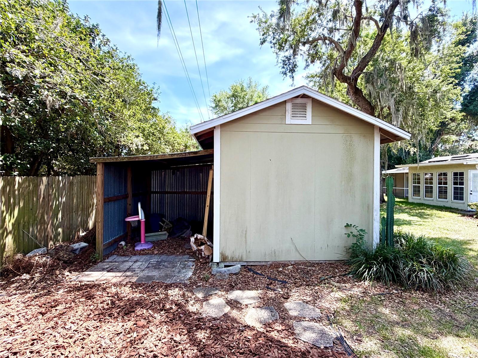 6322 Oak Sq E Property Photo 22
