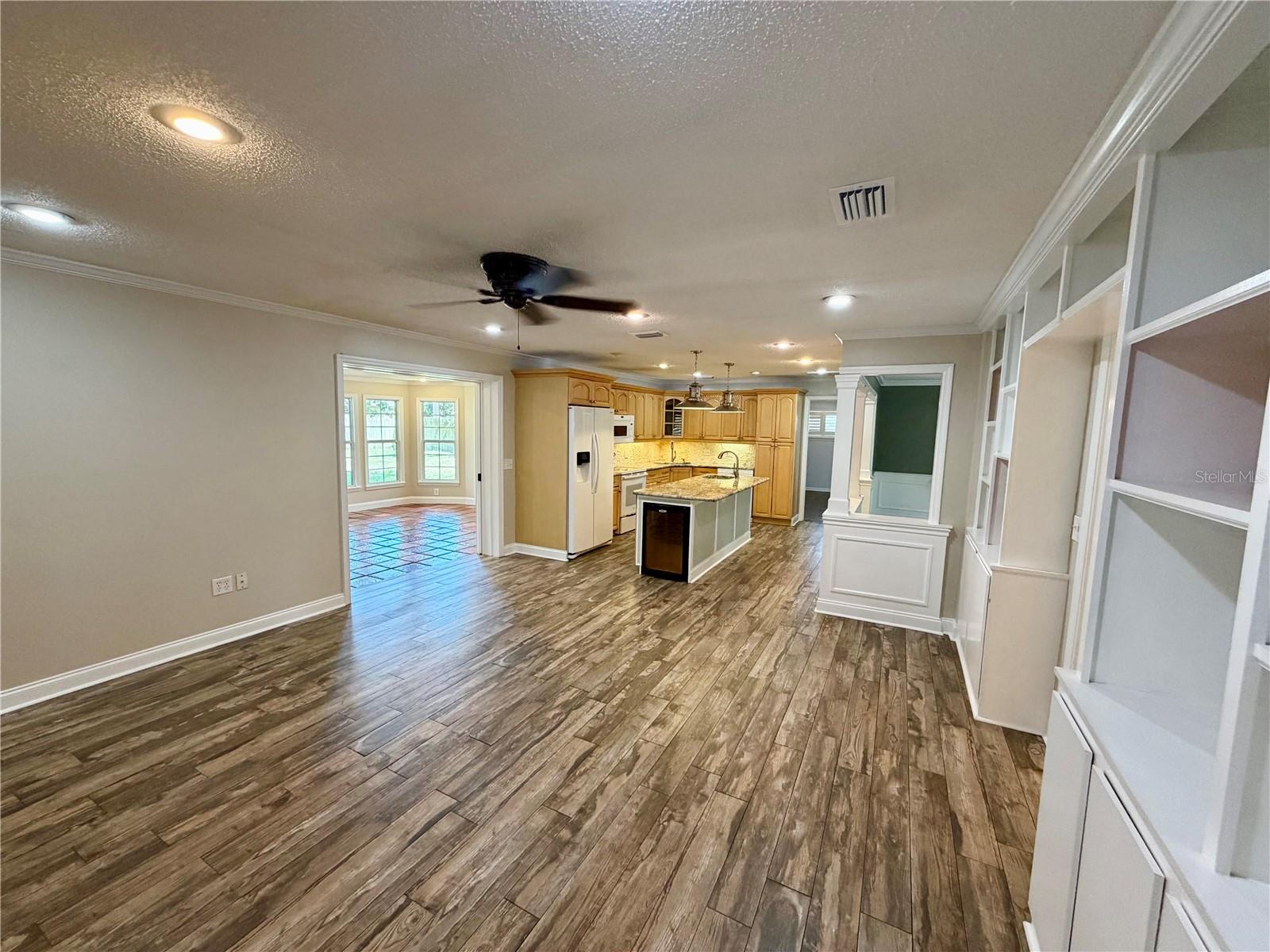 6322 Oak Sq E Property Photo 25