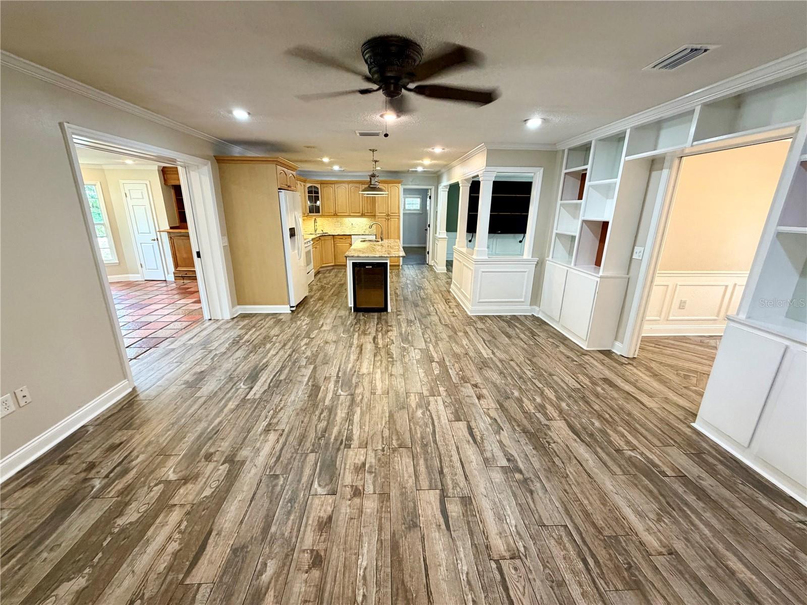6322 Oak Sq E Property Photo 26