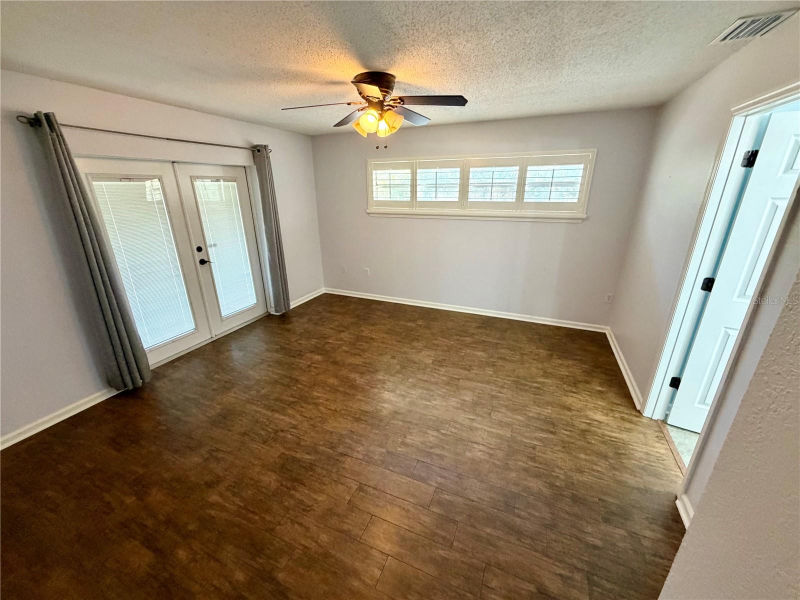 6322 Oak Sq E Property Photo 39