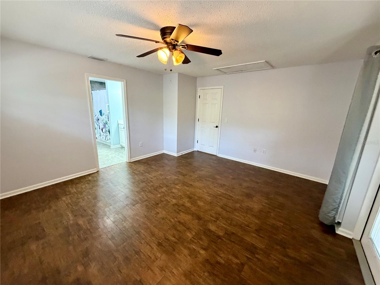 6322 Oak Sq E Property Photo 41